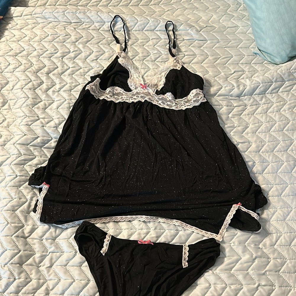 Victoria’s Secret sleep set